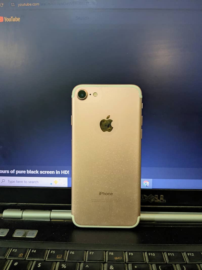 Apple iPhone 7 1