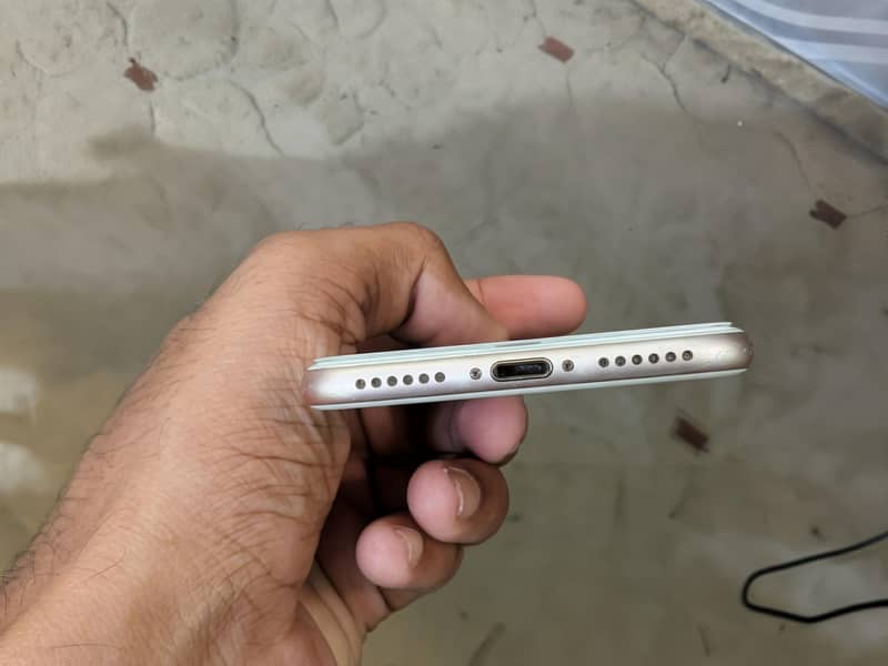 Apple iPhone 7 4