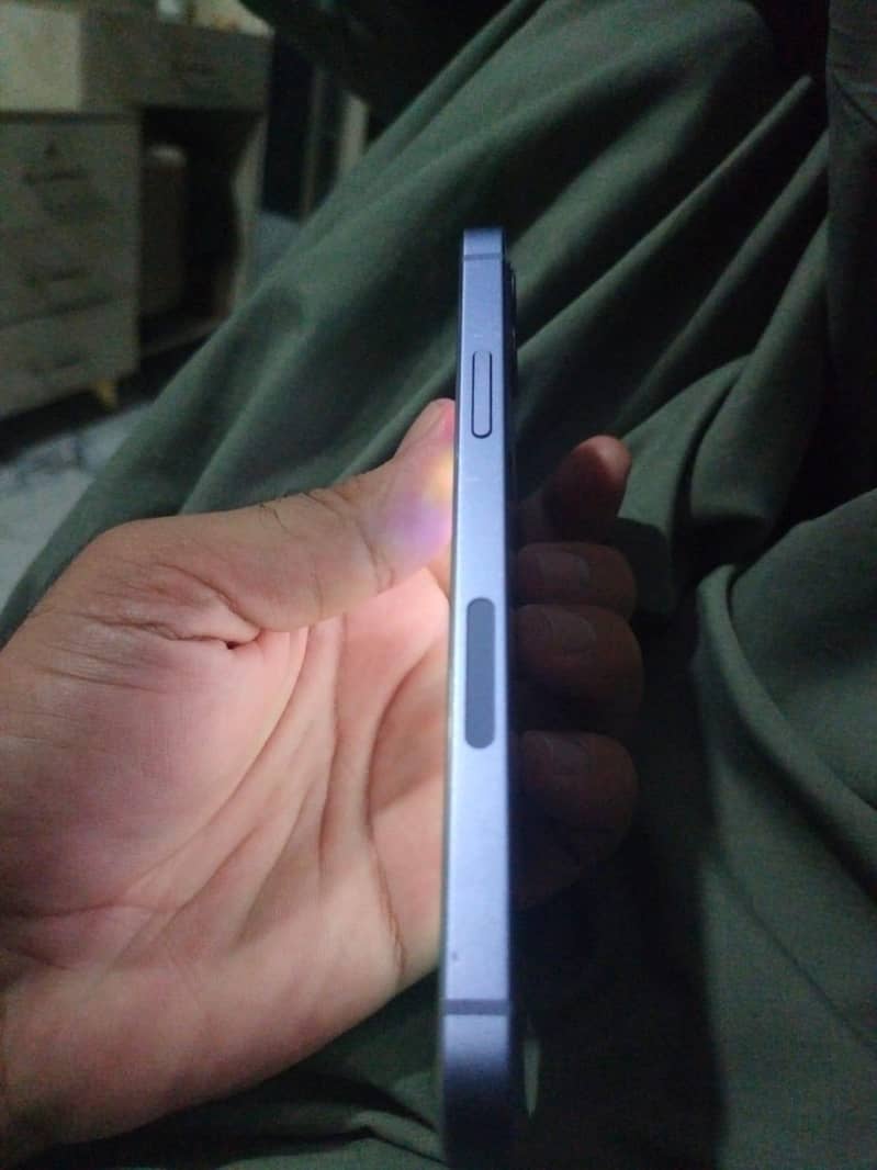 Apple iPhone 12 2