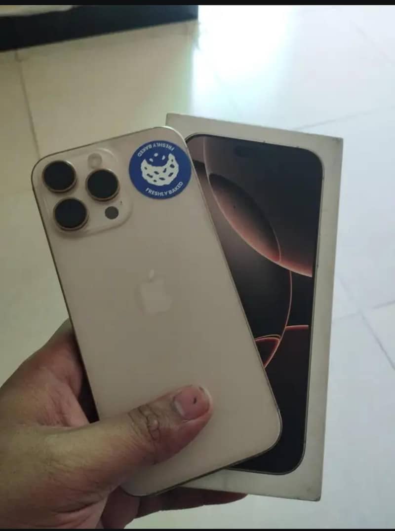 Apple iPhone 16 Pro Max 0