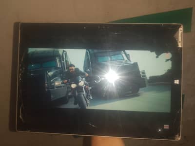 Surface pro 3 i5 4th gen 128gb SSD also charger is included