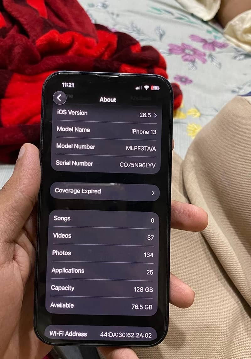 Apple iPhone 13 2
