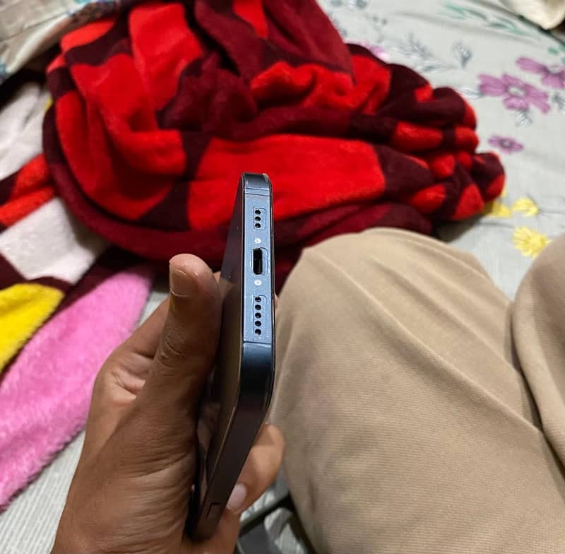 Apple iPhone 13 3