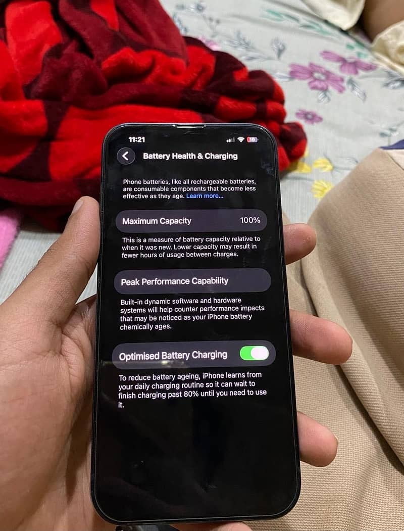 Apple iPhone 13 4
