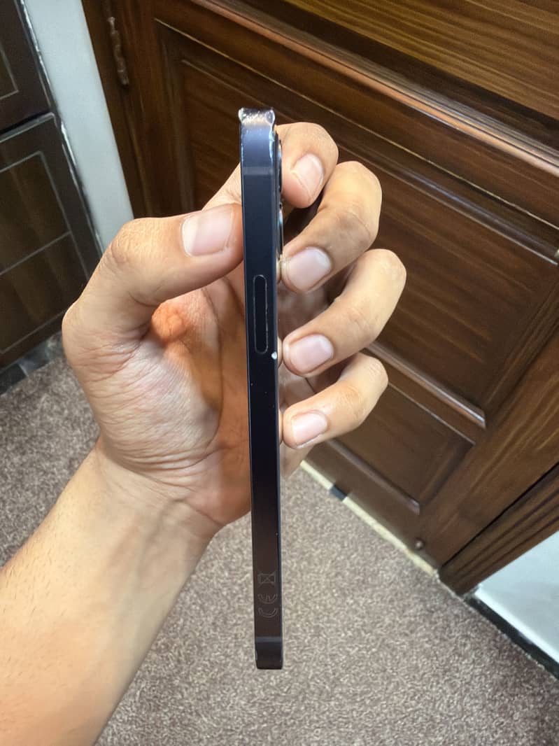 Apple iPhone 12 6