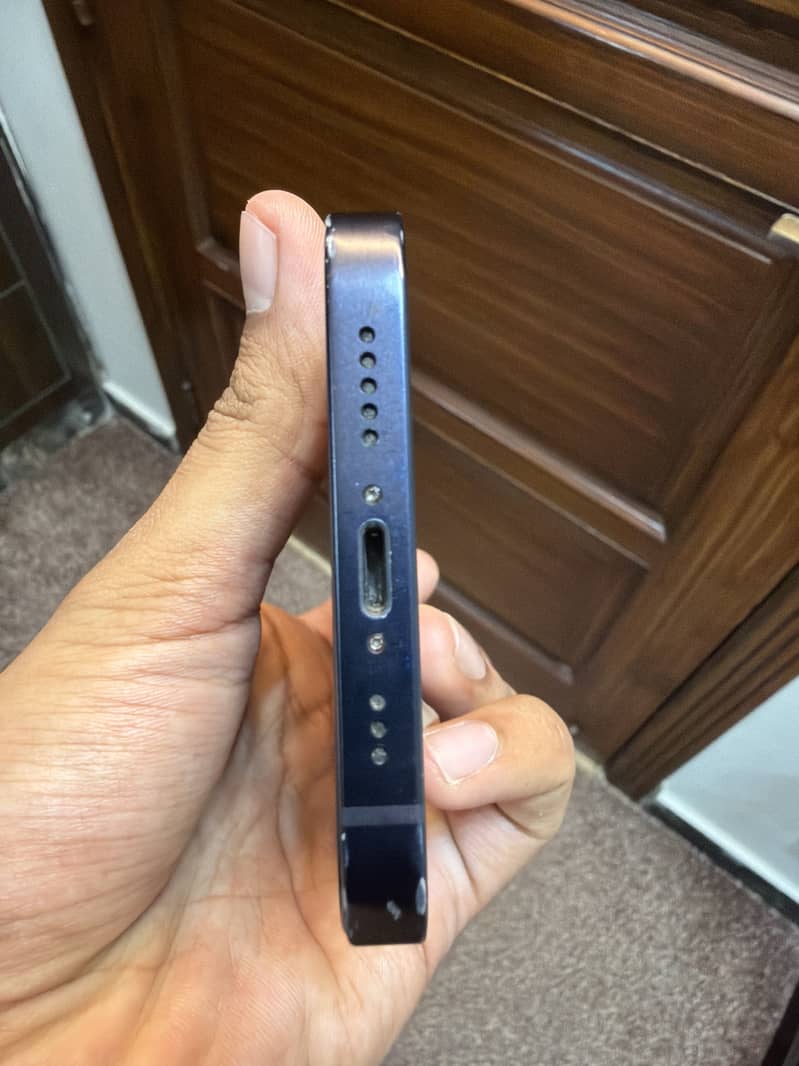 Apple iPhone 12 7