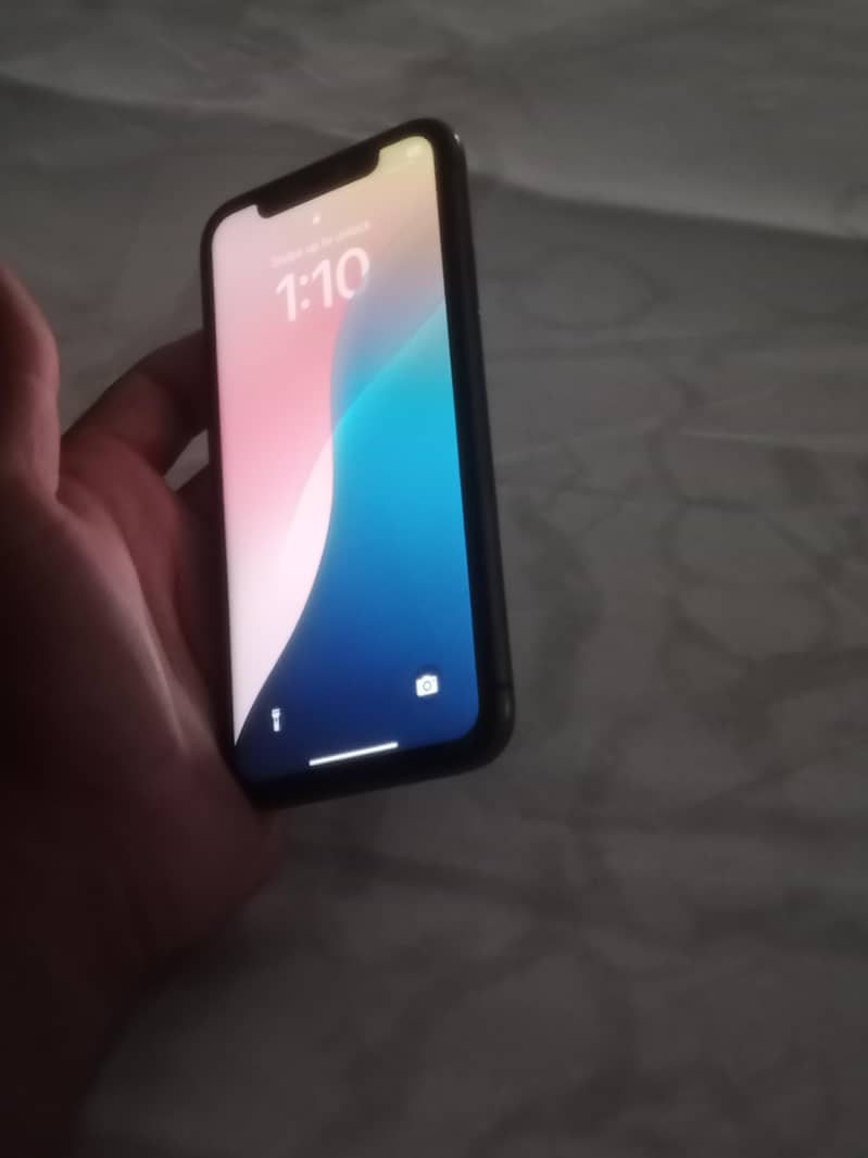 Apple iPhone 11 4