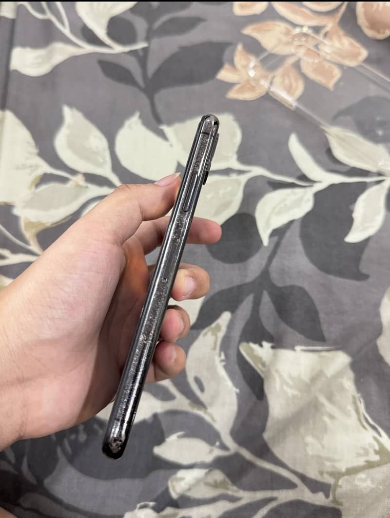 Apple iPhone X 0