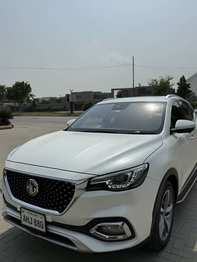 MG HS 2022
