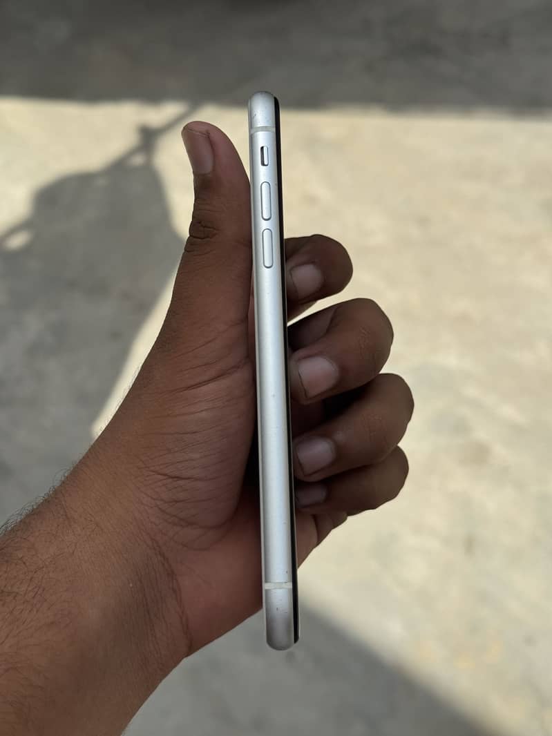 iPhone XR 2