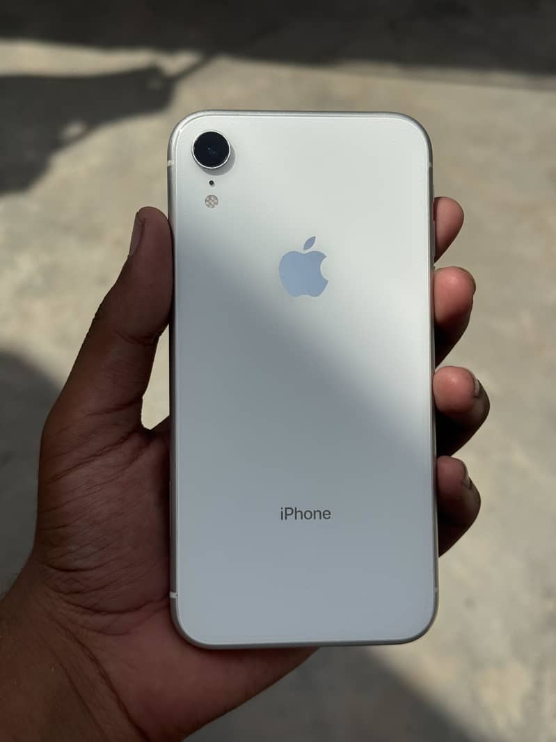 iPhone XR 0
