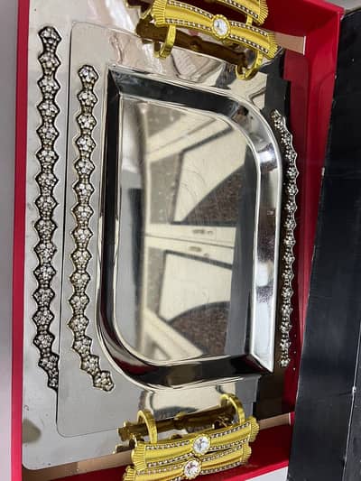 Luxury trays in gold colour