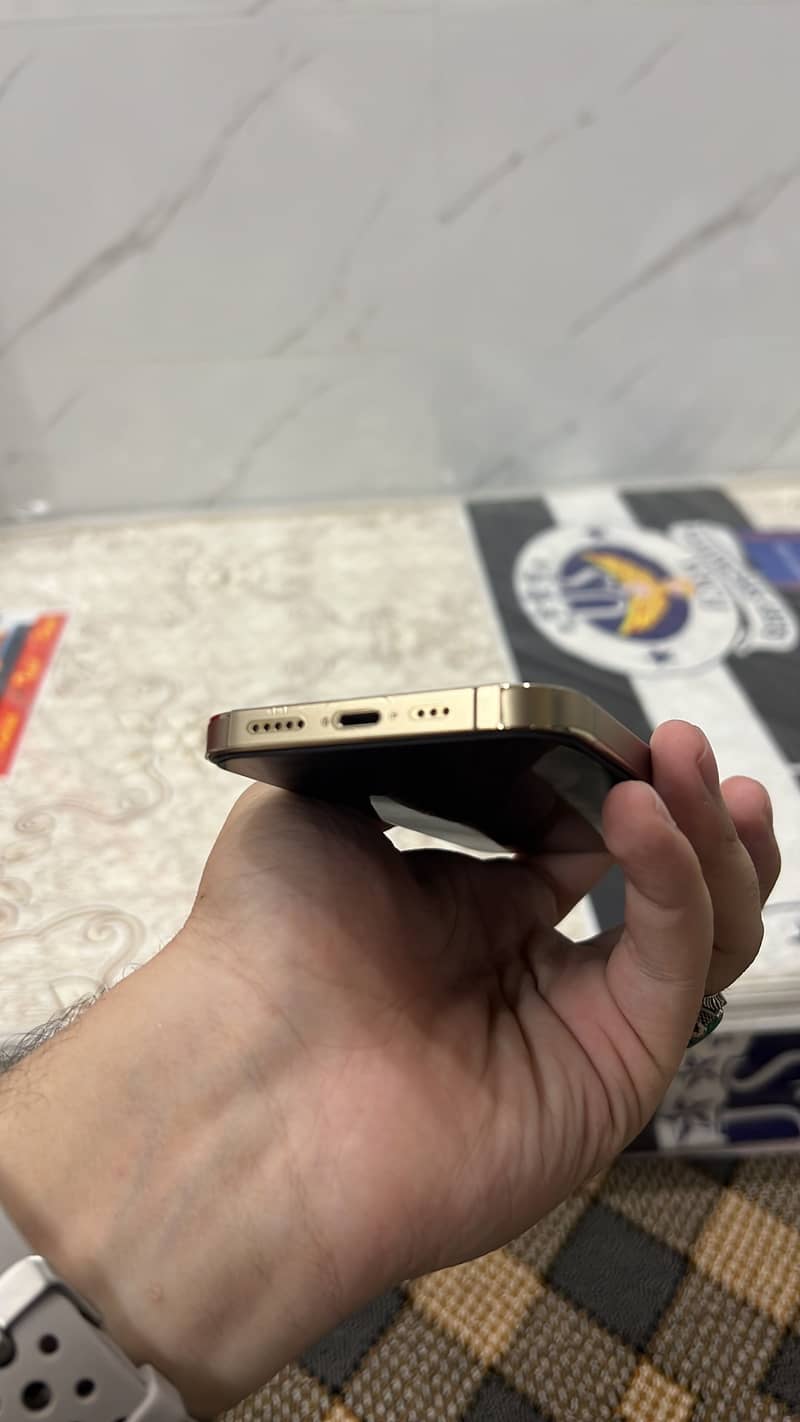 Apple iPhone 13 Pro 1
