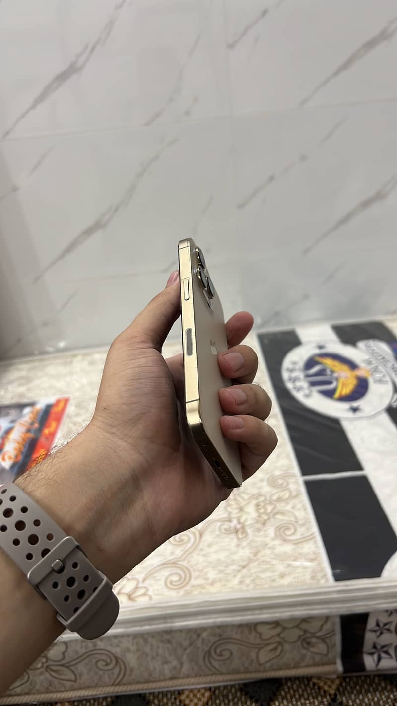 Apple iPhone 13 Pro 3