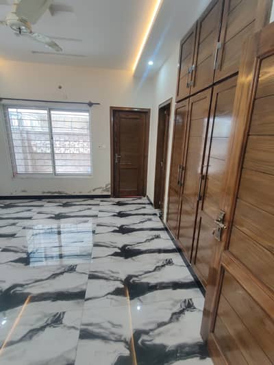 Ground Floor For Rent in G-13 (4 Marla)