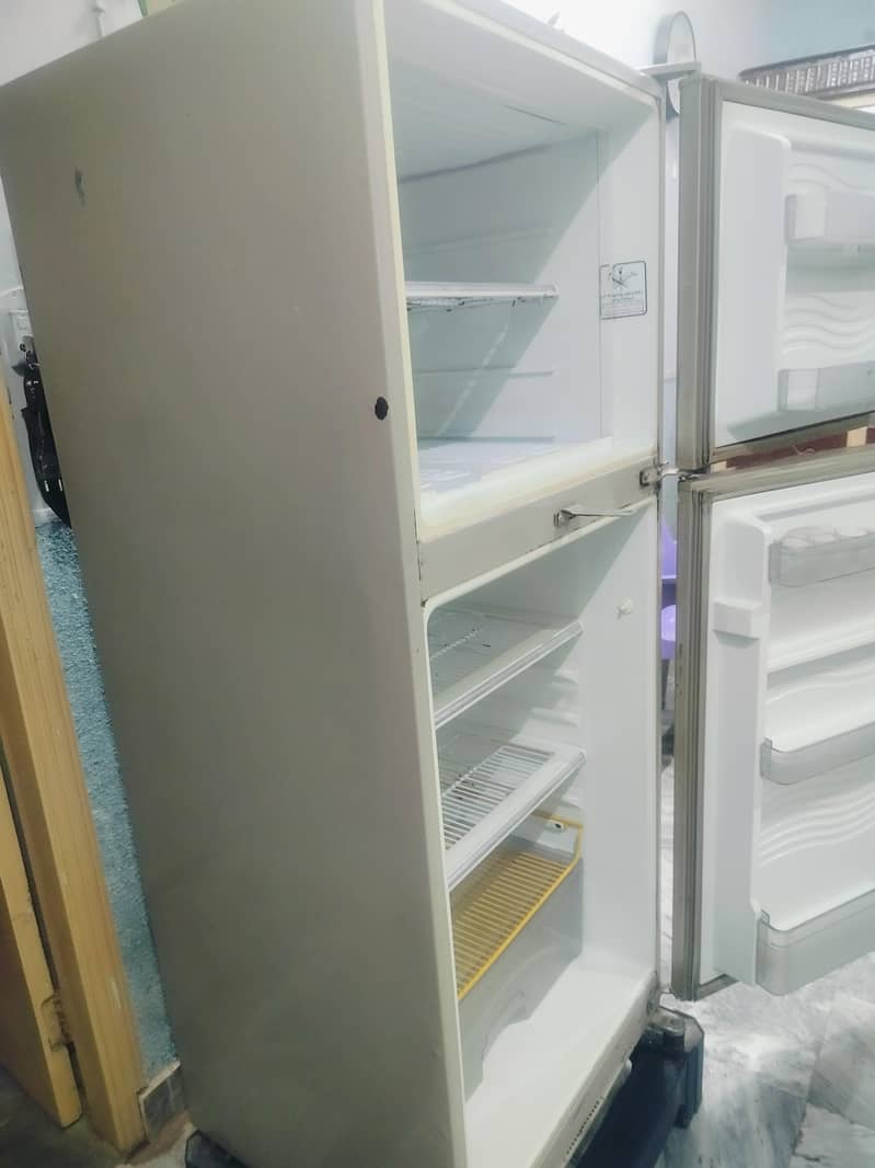 Dawlance fridge 0