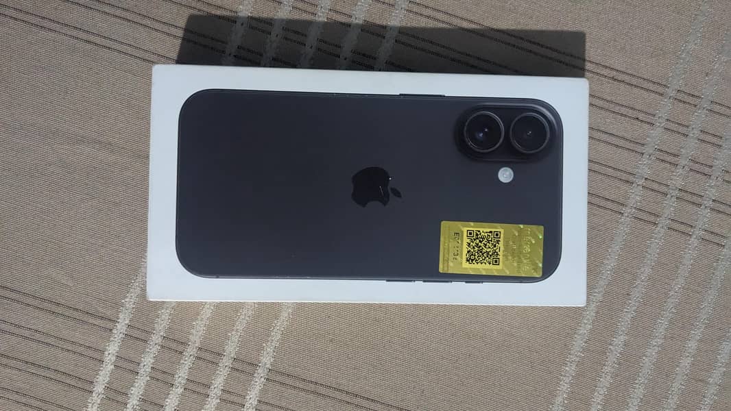 Apple iPhone 16 3