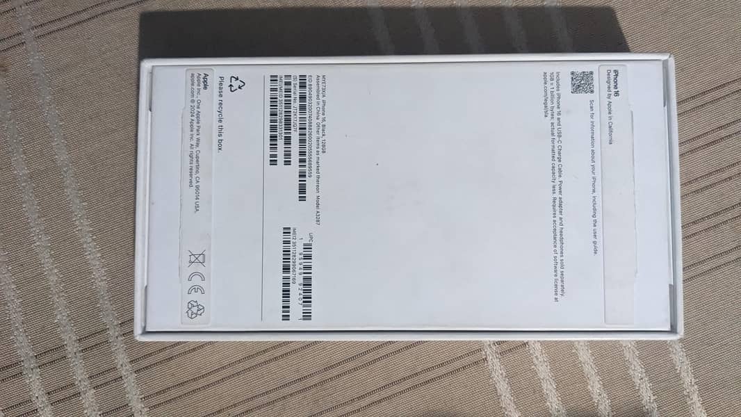 Apple iPhone 16 4