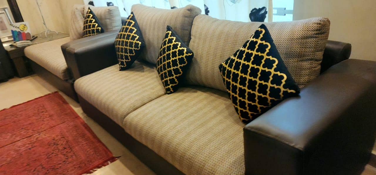 Solid Wood 9/10 branded sofa set 1