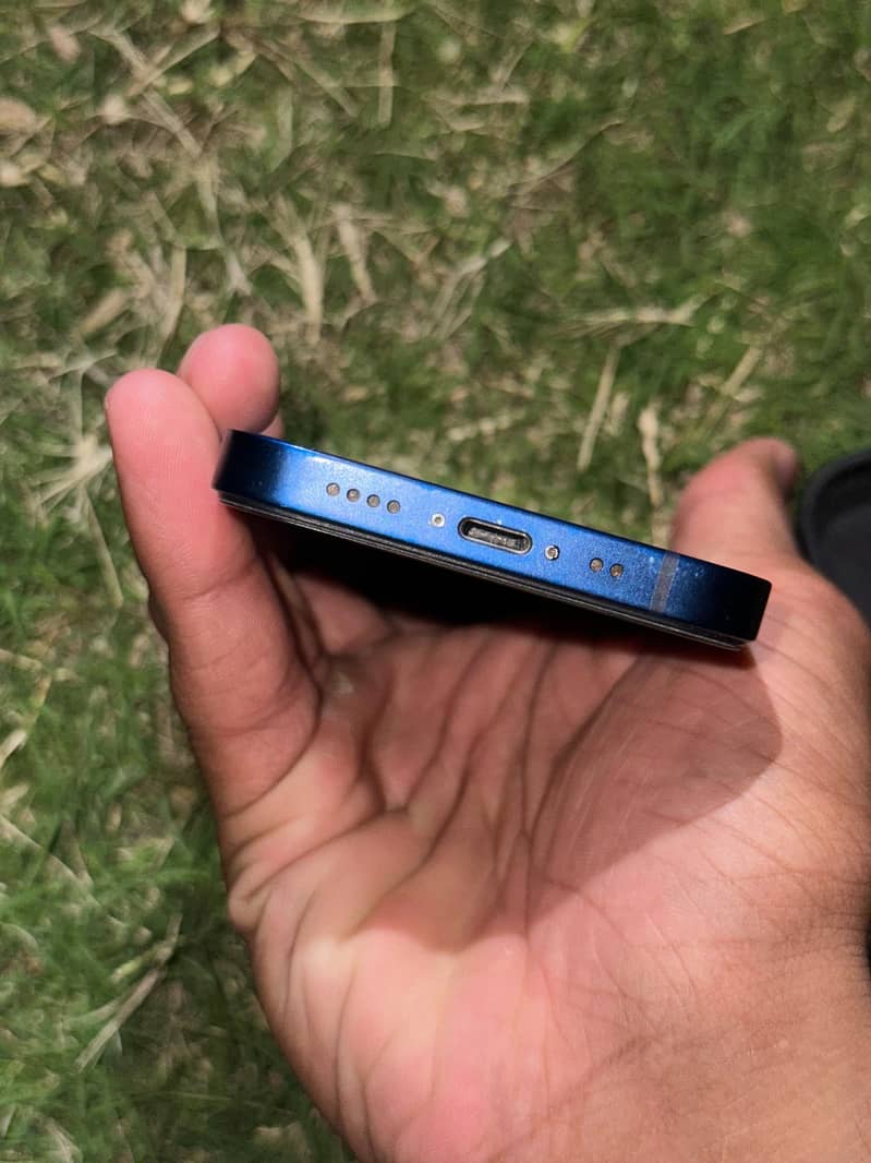 iPhone 12 mini 4