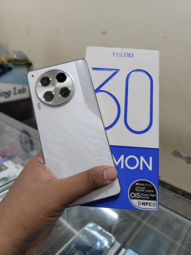 Tecno CAMON 30 0