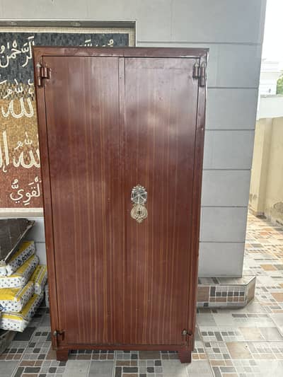 Solid Wooden Wardrobe / Almirah – Good Condition