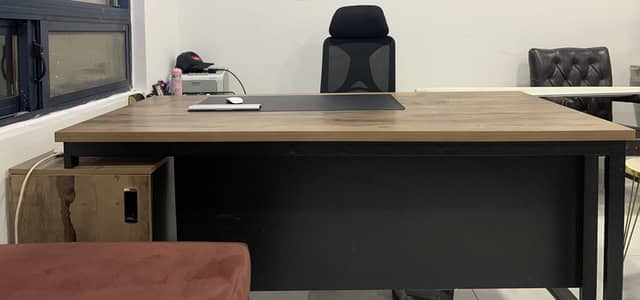 Executive Office Table – Boss Desk – Excellent Condition