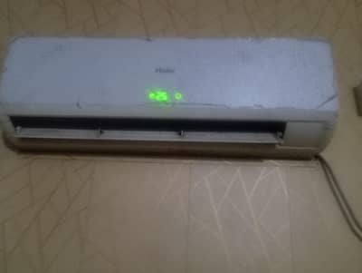 1 ton haier simple split AC