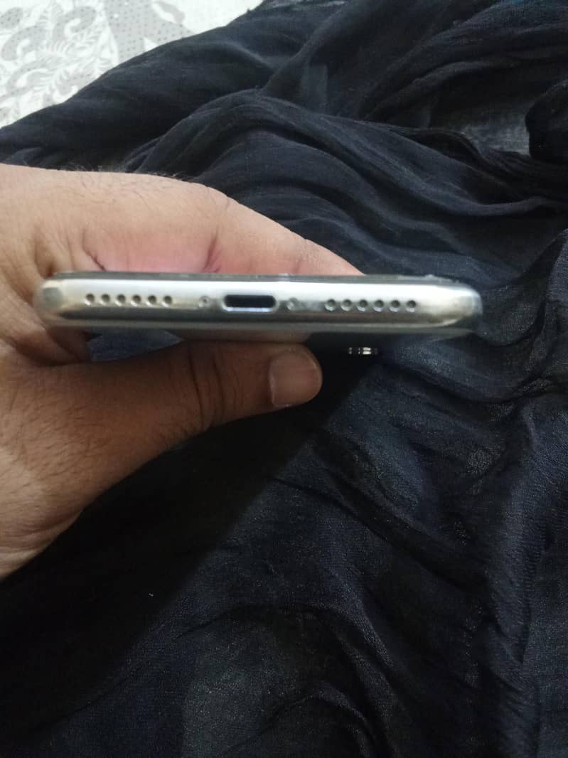 Apple iPhone X 5