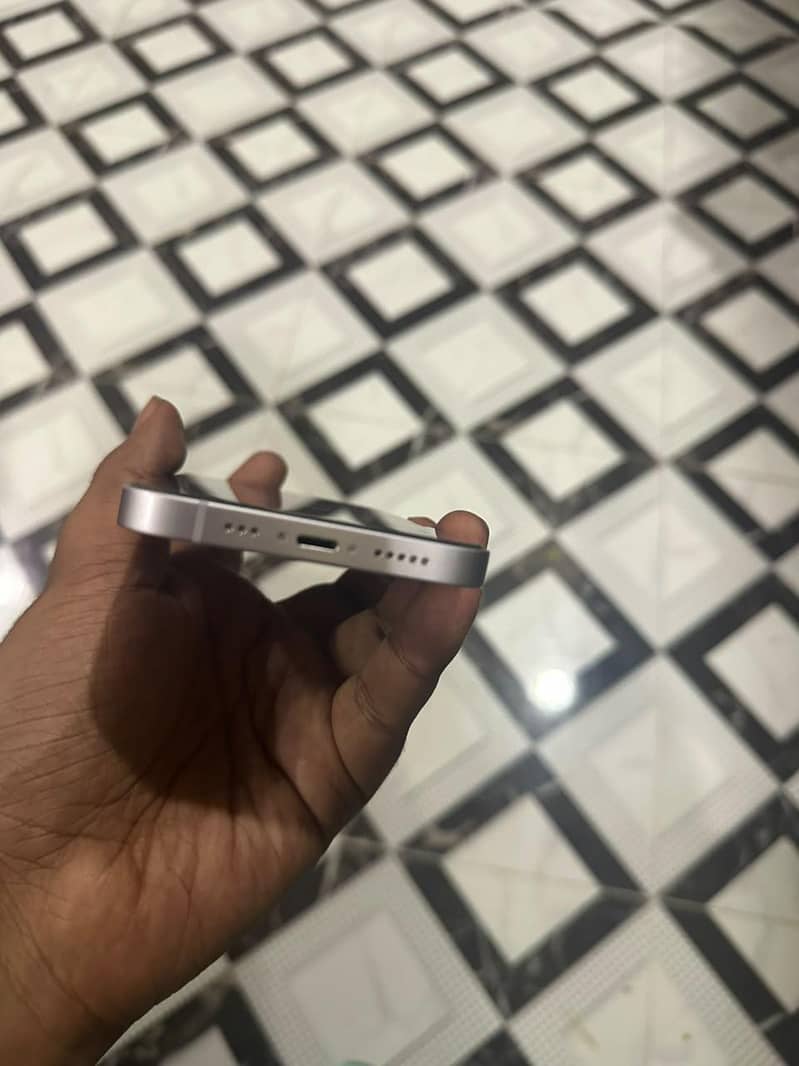 Apple iPhone 14 5