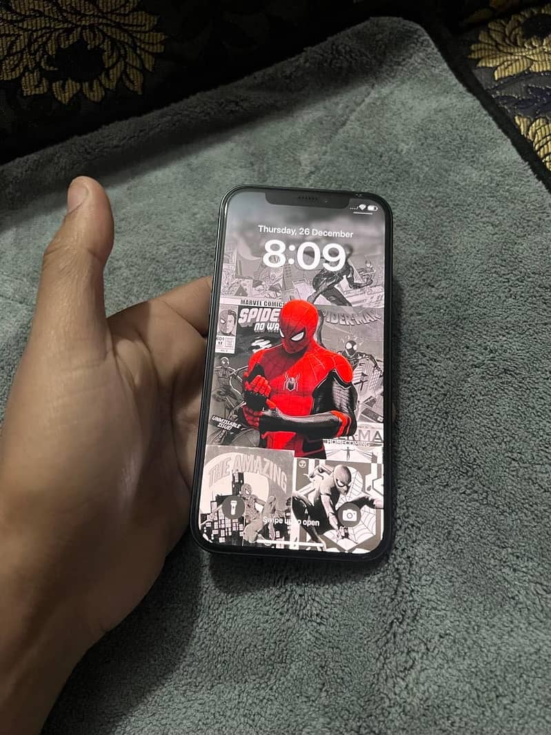 Apple iPhone 12 1