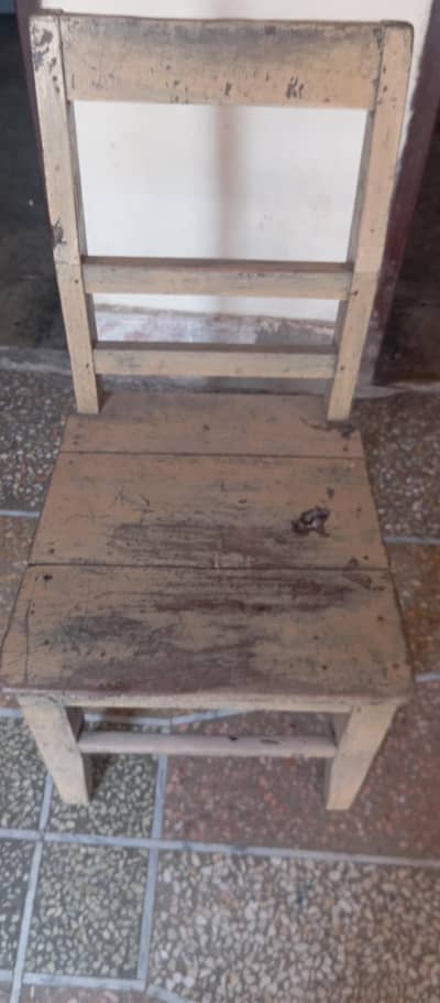 Urgent Sale: Wooden Student Chairs, Table Chairs & Benches