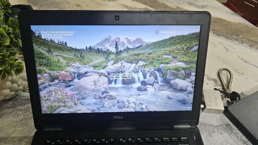 Dell Latitude e7270 i5 6th gen, 8Gb Ram, 128 GB SSD, 3 Hour Battery