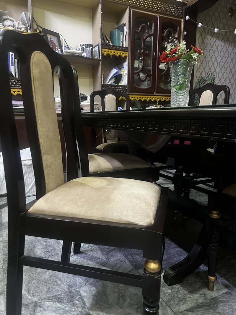 Modern dining table 3