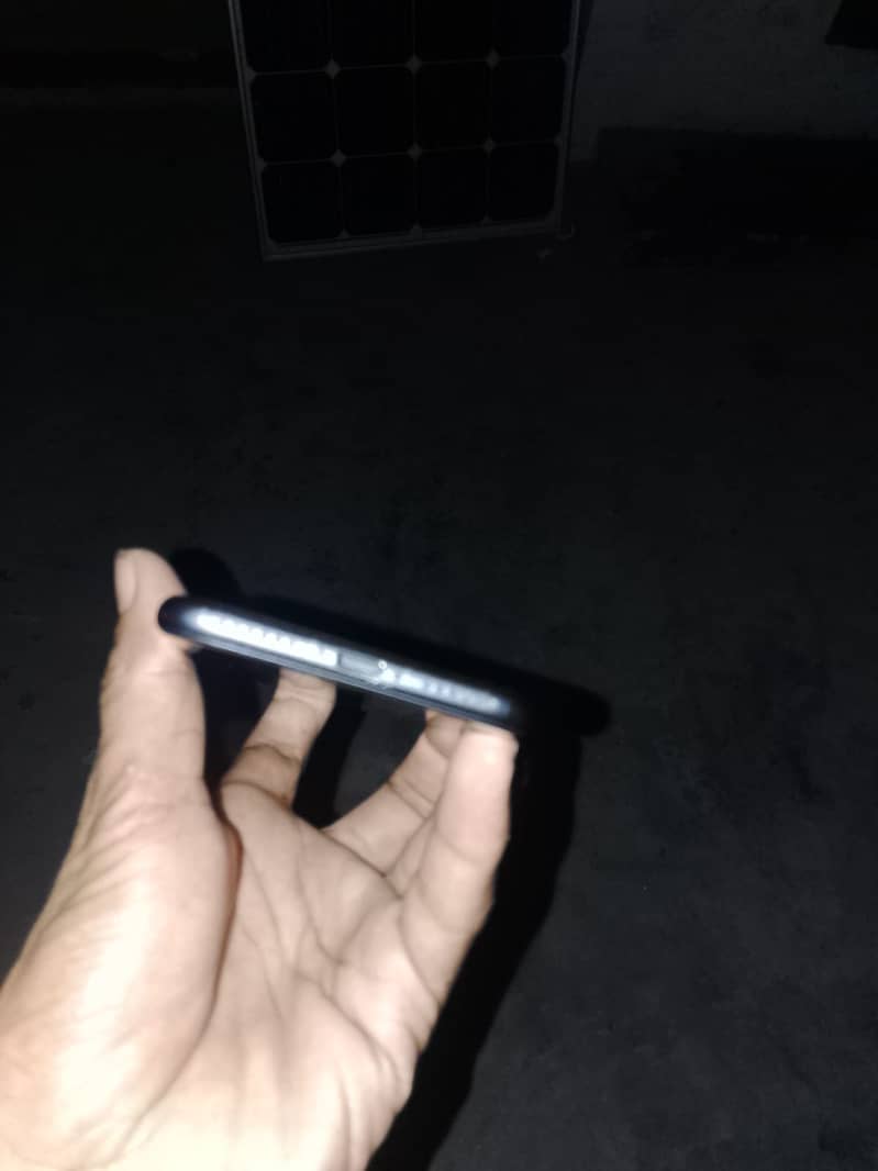 iPhone 8 4