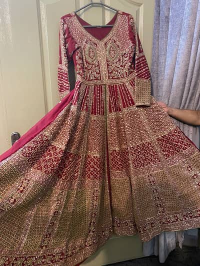 bride dress inspire by hussain rehar