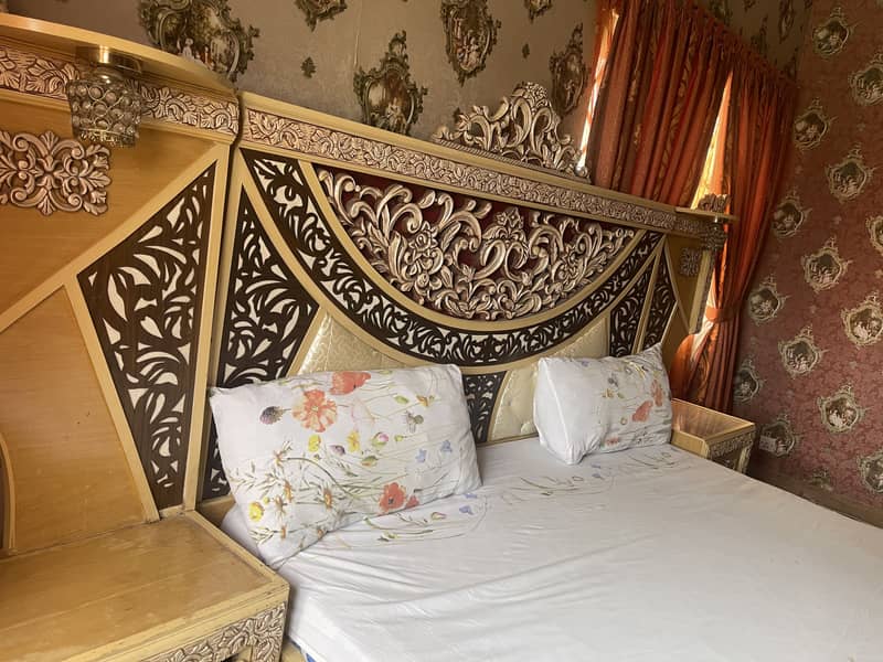 King size bed 2