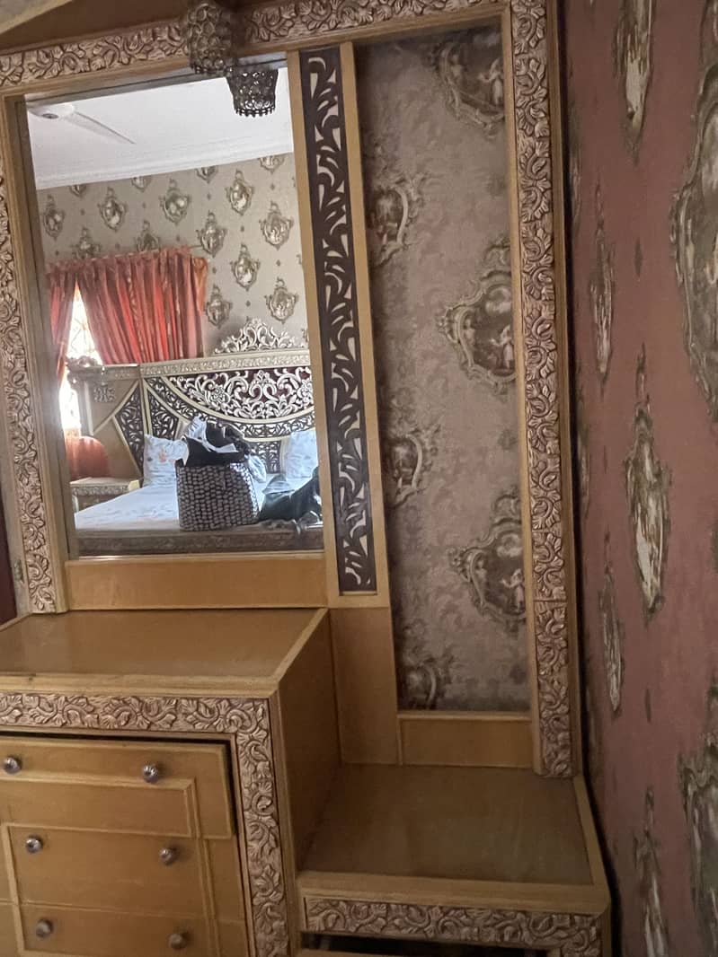 King size bed 5