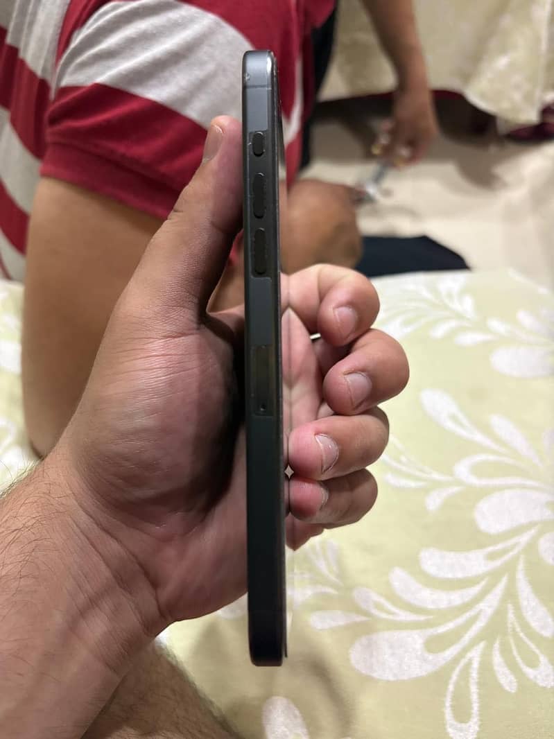 Iphone 15 Pro max 3