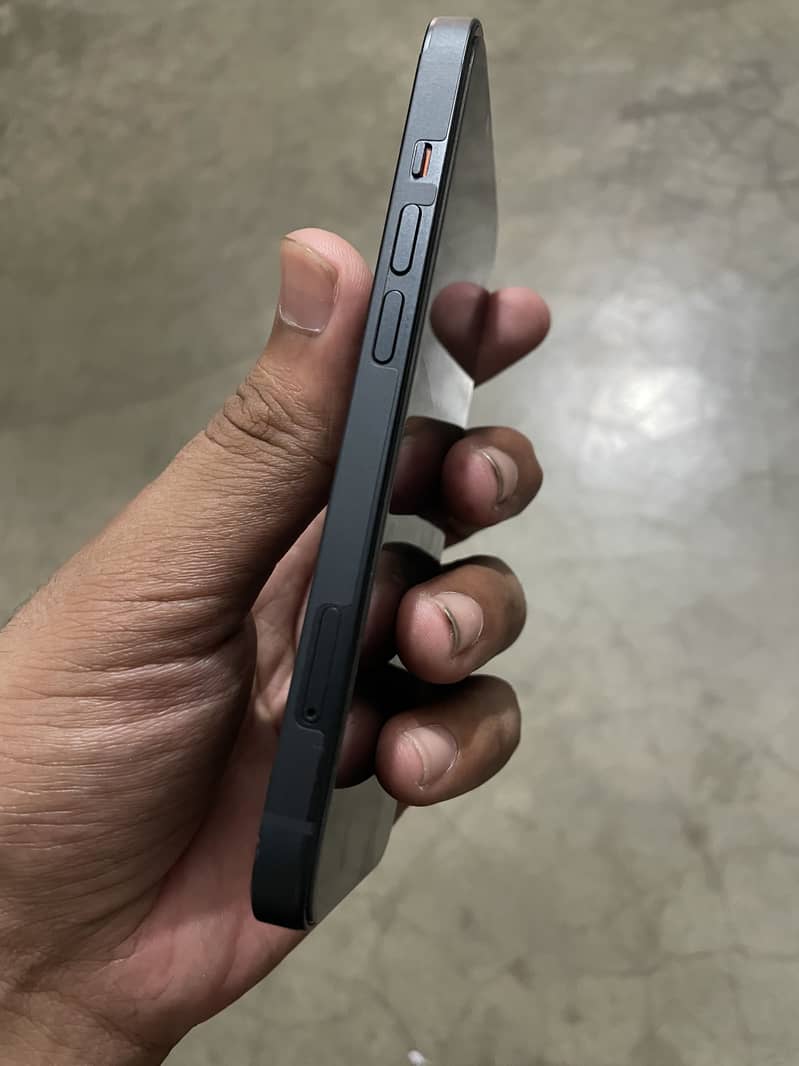 iPhone 14 7
