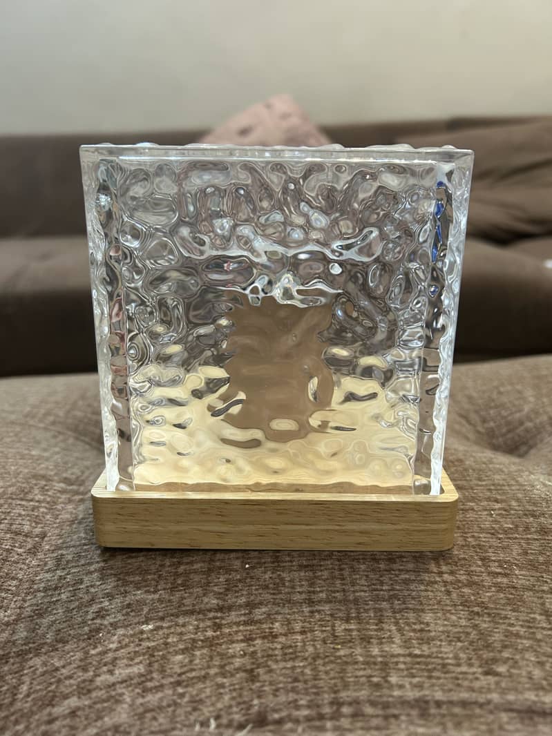 Creative table lamp bulk quantity available 2