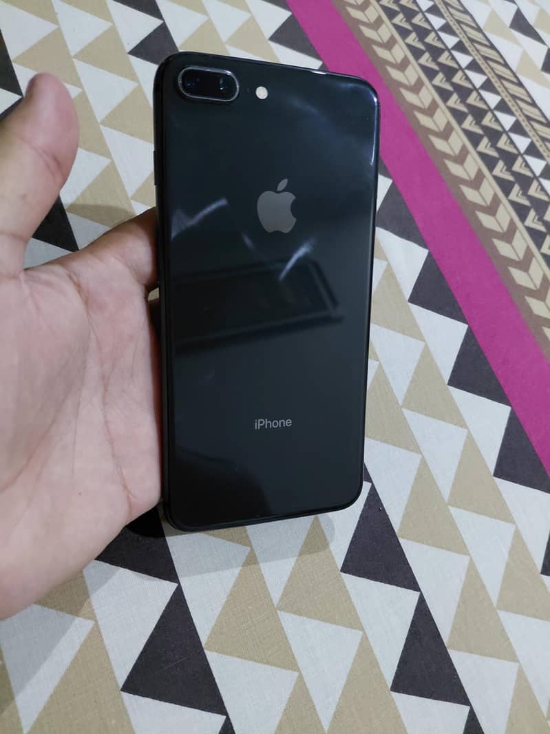 Apple iPhone 8 Plus 0