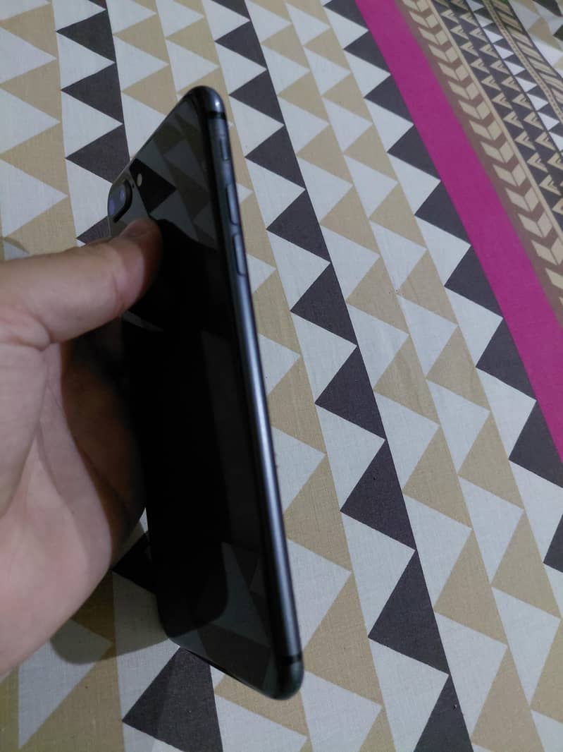 Apple iPhone 8 Plus 2