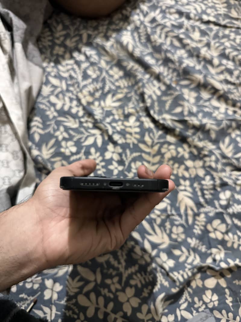 Iphone 15 2
