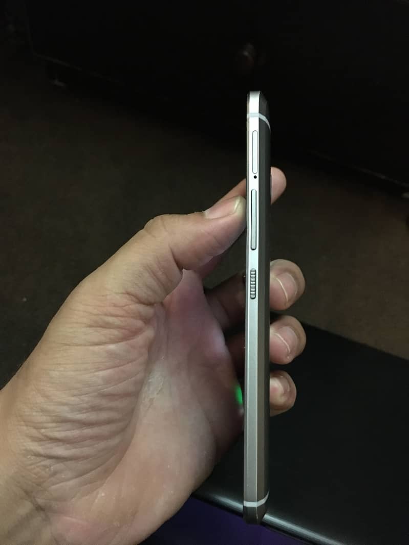 HTC 10 2