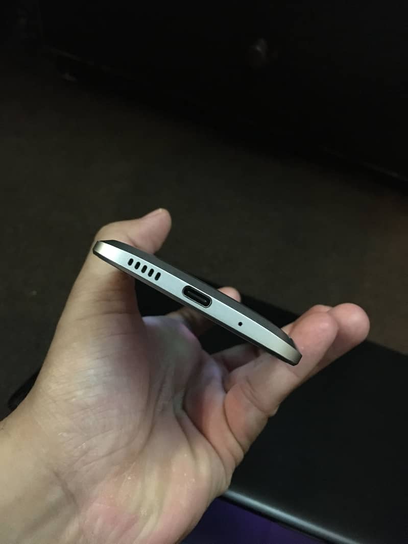 HTC 10 4