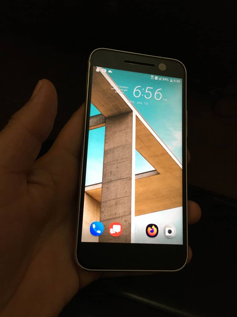 HTC 10 6