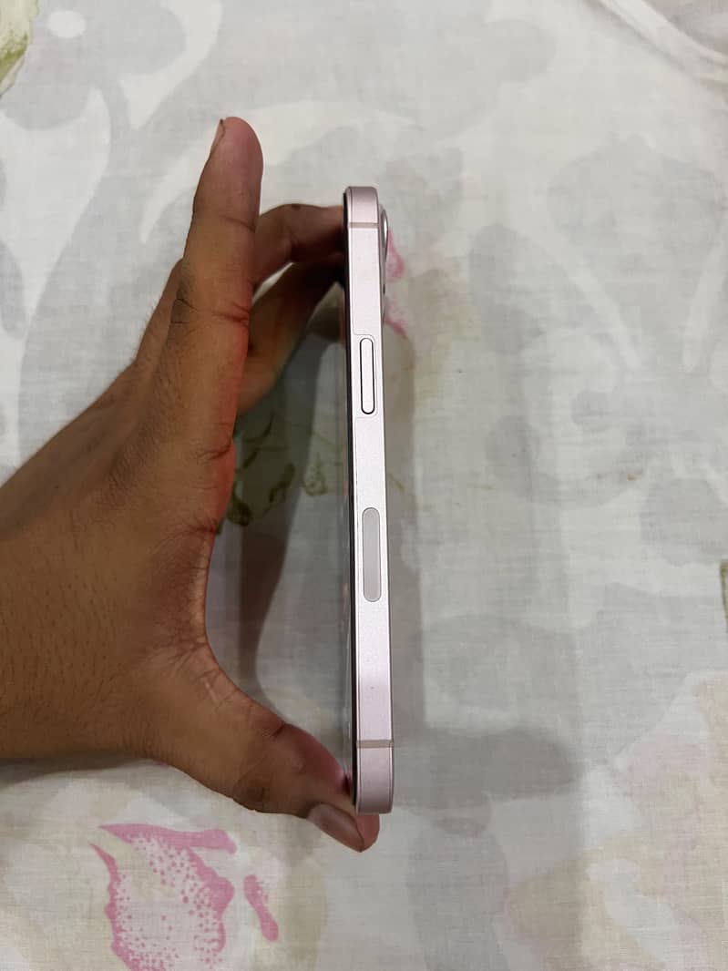 Apple iPhone 13 1