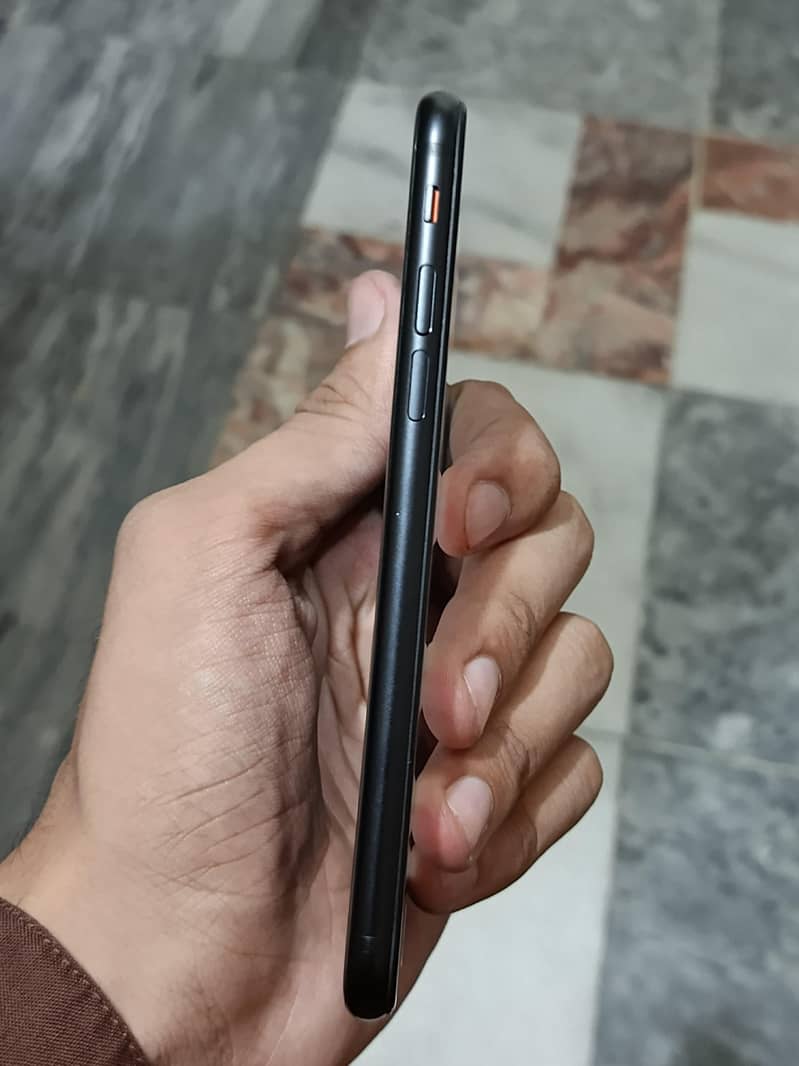 Apple iPhone SE 3