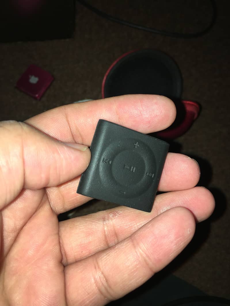 IPOD SHUFFLE 4 0